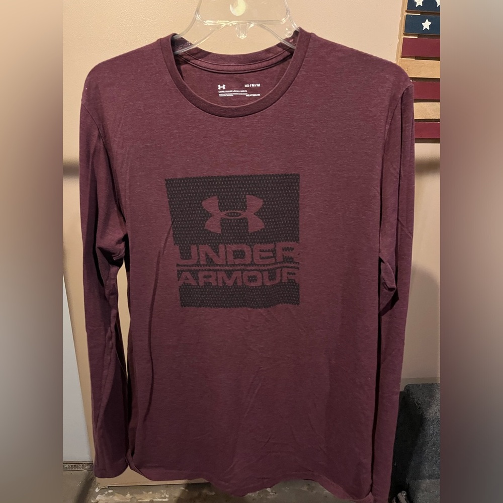 Under Armour Men's Burgundy Long Sleeve Tee